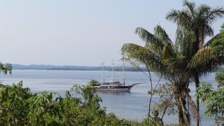 Pacote de Viagem para a Amazônia com Navegação no Rio Negro MV Desafio