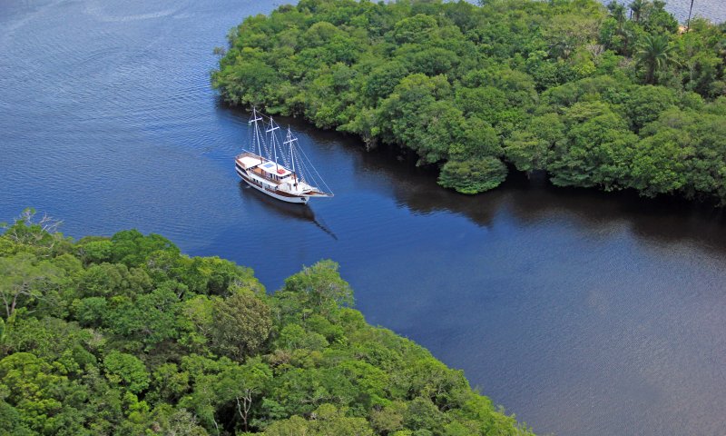 Amazônia - Navegação pelo Rio Negro - MV Desafio