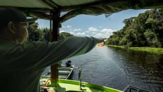 Pacotes de Viagem para Navegação no Rio Negro - Expedições Katerre — Foto: Jacaré Tinga